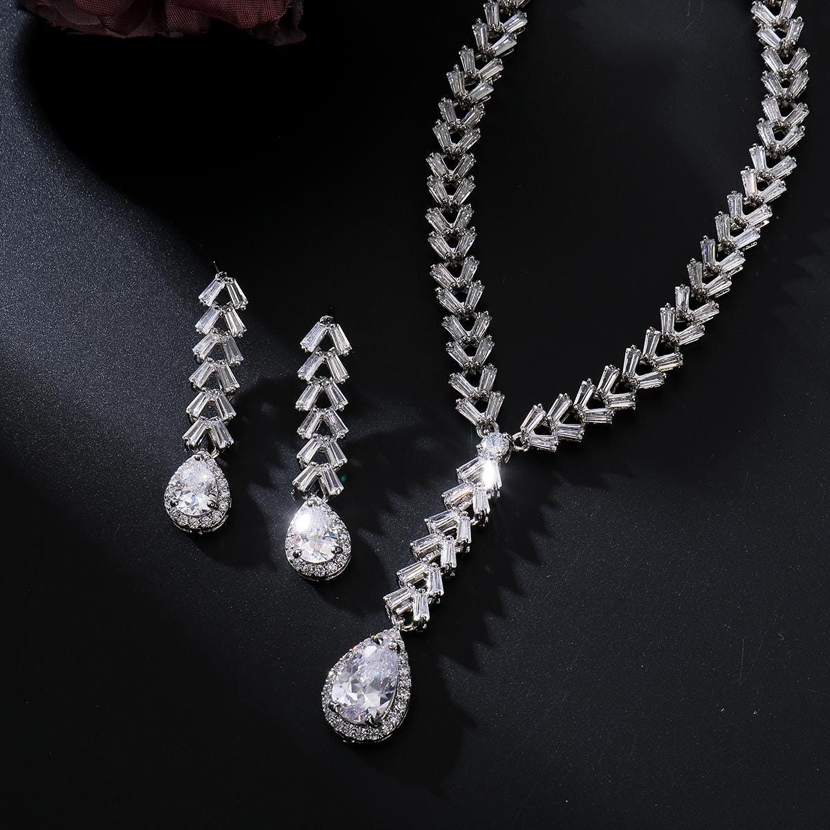 Aurelia Shine Zircon Jewelry Set – Classic Necklace and Earrings for Formal Events