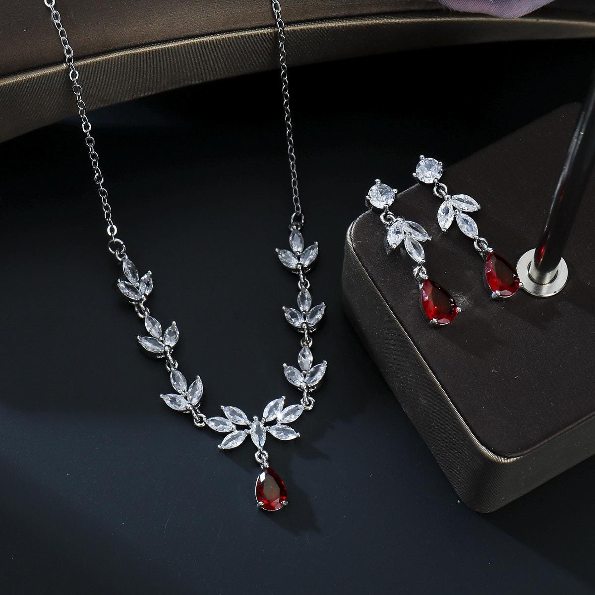 Aurelia Floral Zircon Jewelry Set – Elegant Platinum Jewelry