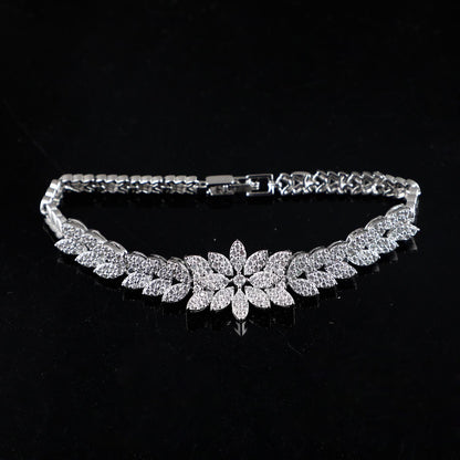 Nova Ice Bracelet - Luxurious Hand Jewelry
