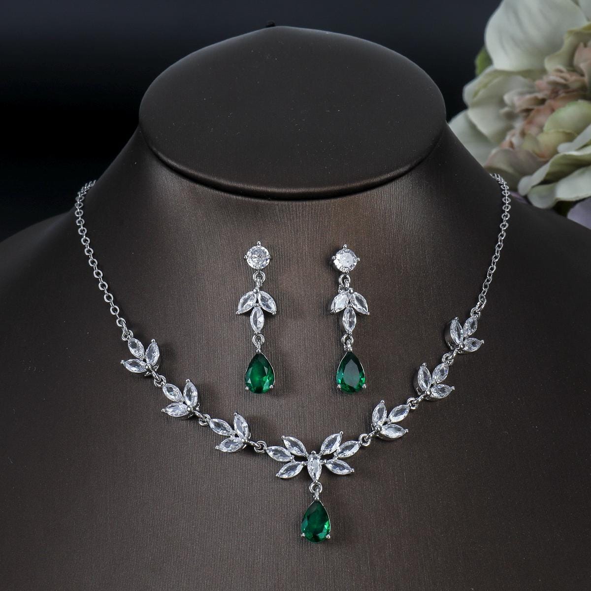 Aurelia Floral Zircon Jewelry Set – Elegant Platinum Jewelry