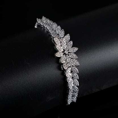 Nova Ice Bracelet - Luxurious Hand Jewelry