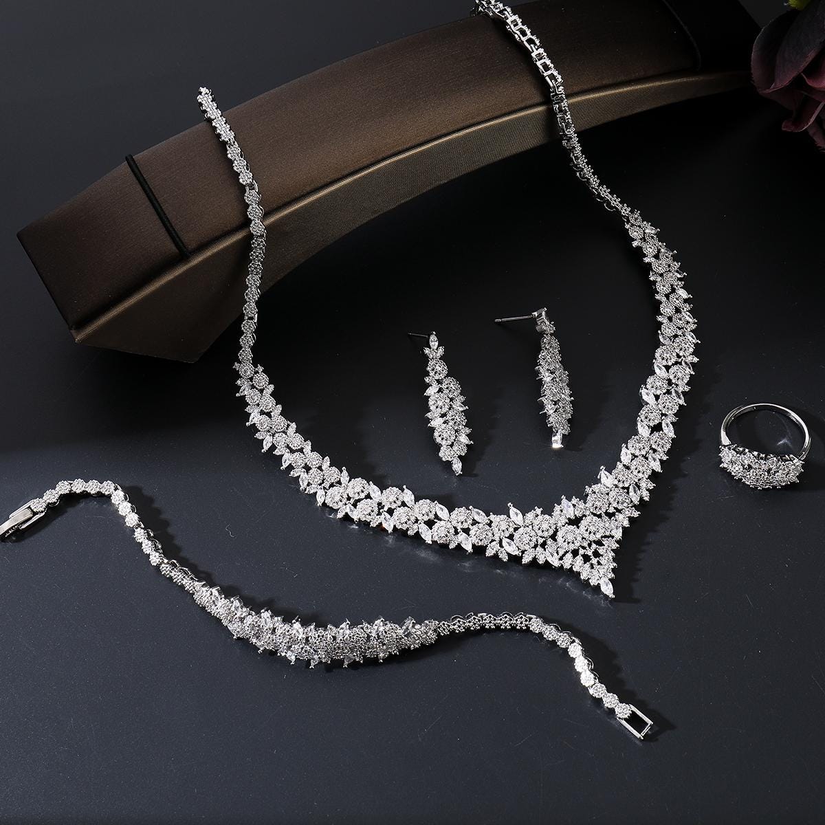 Seraphine Luxe Jewelry Set – Platinum-Plated Necklace, Earrings, Bracelet & Ring with Sparkling Zircon Stones