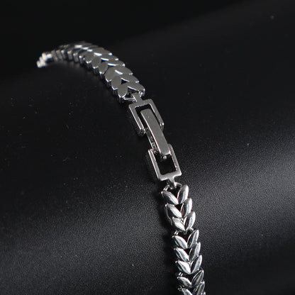 Nova Ice Bracelet - Luxurious Hand Jewelry