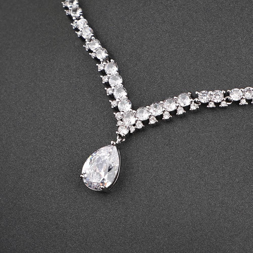 Luna Radiance Zircon Jewelry Set – Minimal Platinum Jewelry
