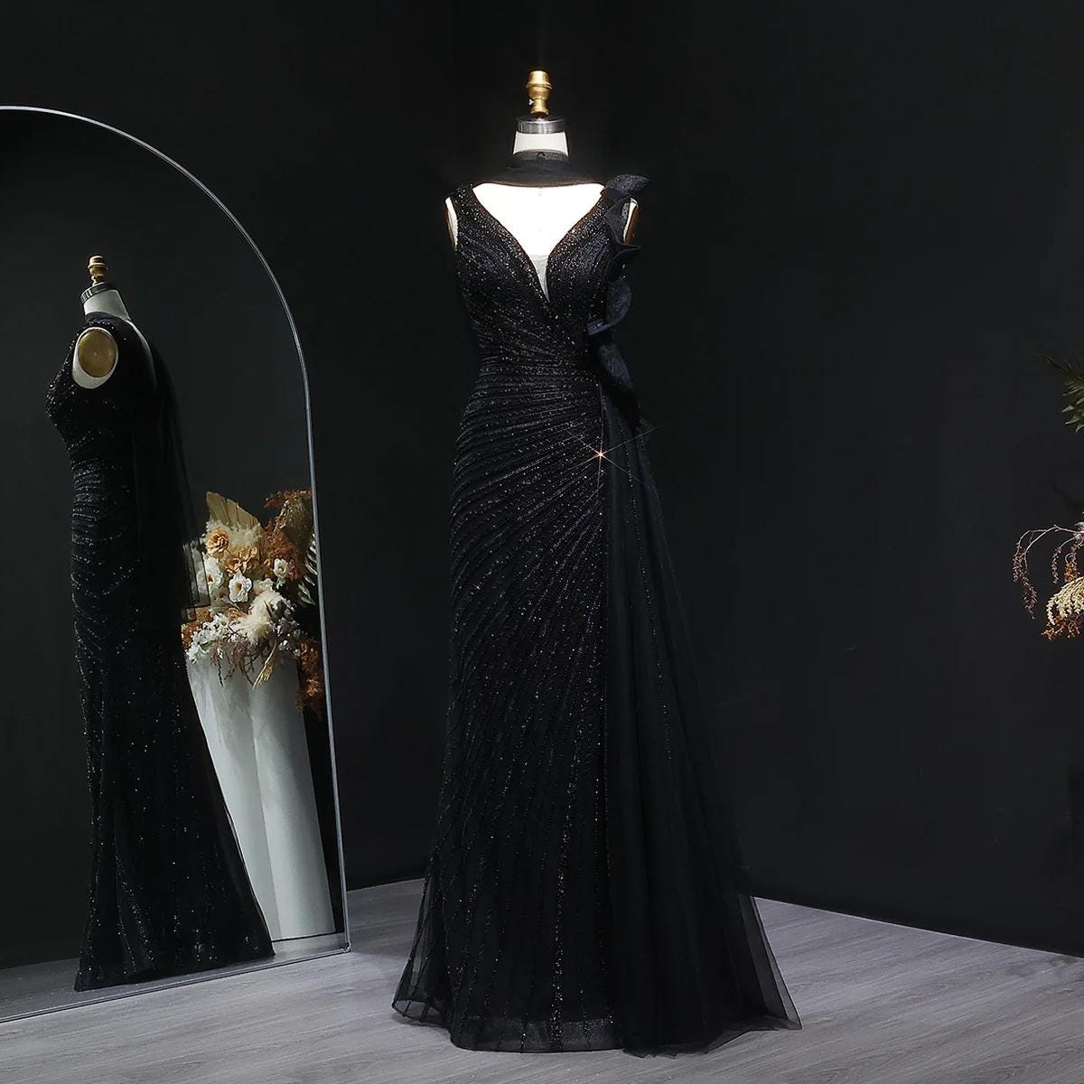 Selene Veil Evening Gown – Elegant Asymmetrical Gown