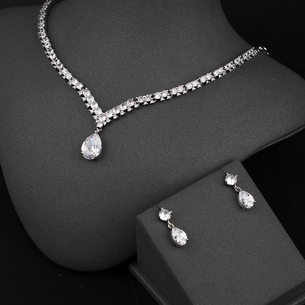 Luna Radiance Zircon Jewelry Set – Minimal Platinum Jewelry