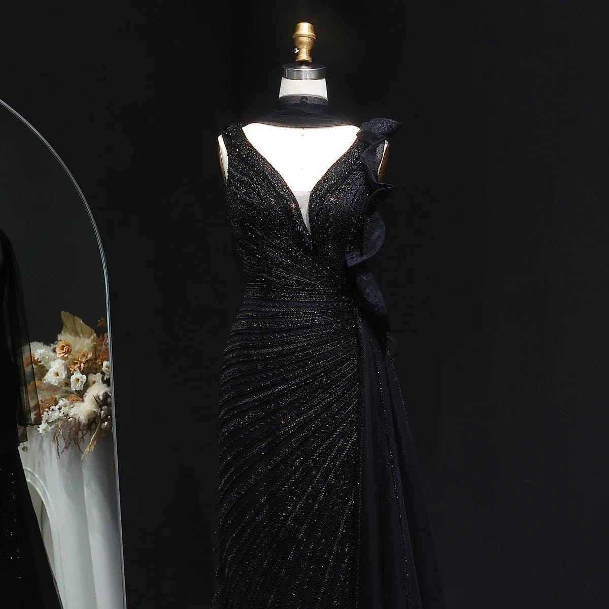 Selene Veil Evening Gown – Elegant Asymmetrical Gown